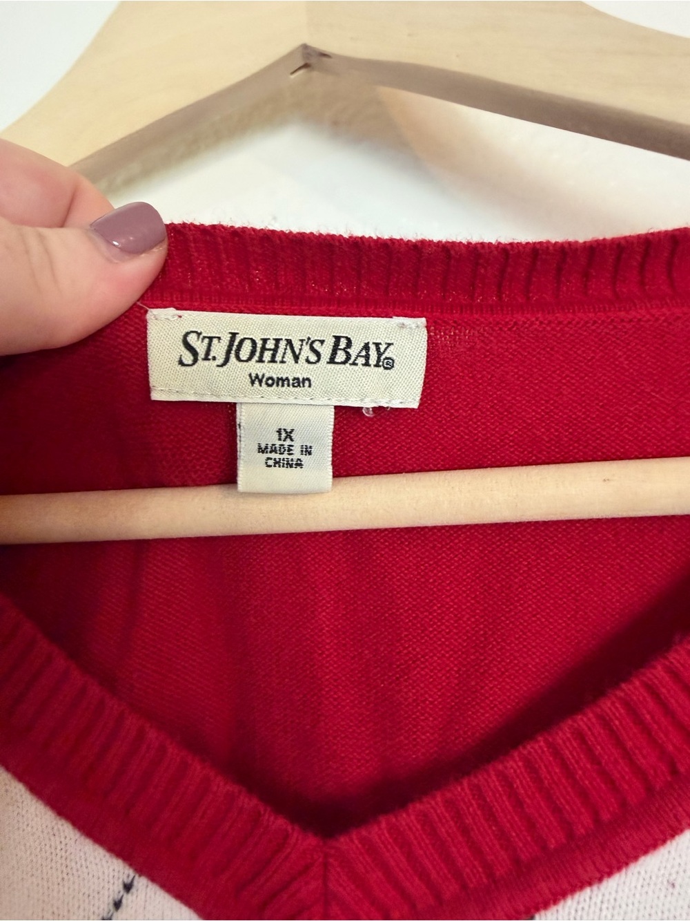 St. John's Bay Red Argyle V-Neck Sweater with Gray and White Diamonds - Picture 2 of 2
